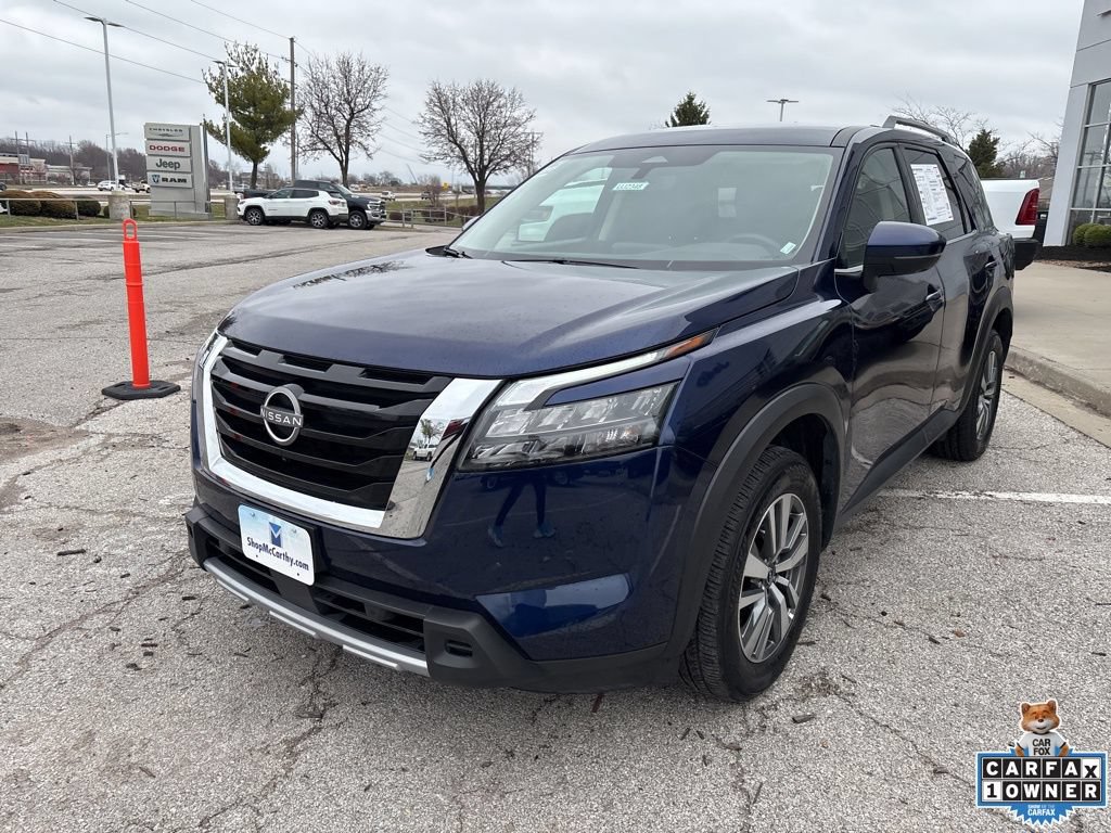 Used 2025 Nissan Pathfinder SL FWD image 13