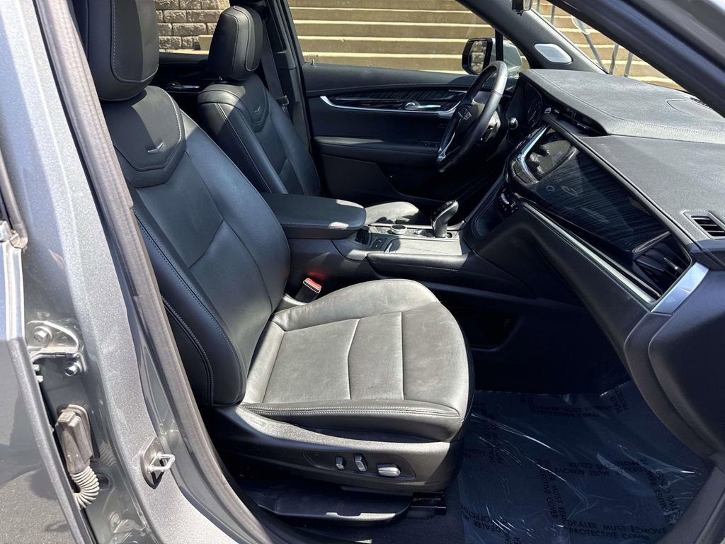 Used 2023 Cadillac XT6 Premium Luxury w/ Technology Package AWD/4WD image 7
