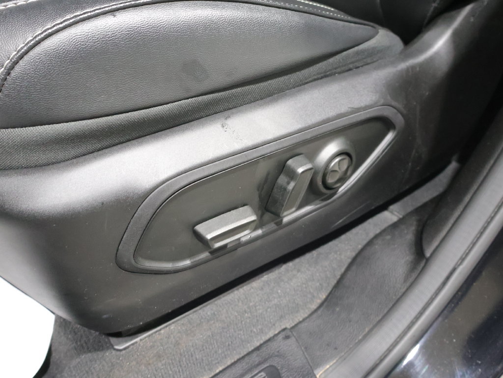 Used 2023 Jeep Grand Cherokee Altitude AWD/4WD image 13