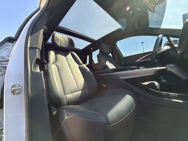 Used 2025 Cadillac Lyriq Sport AWD/4WD image 25
