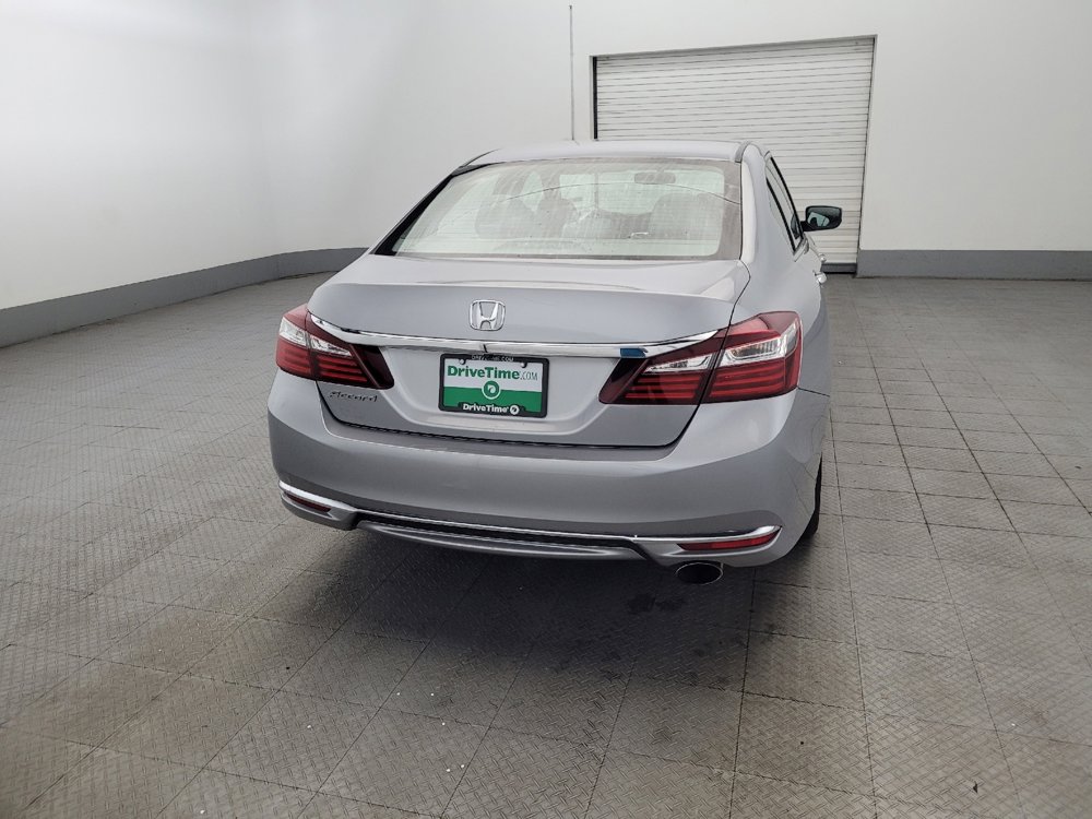 Used 2017 Honda Accord LX image 7