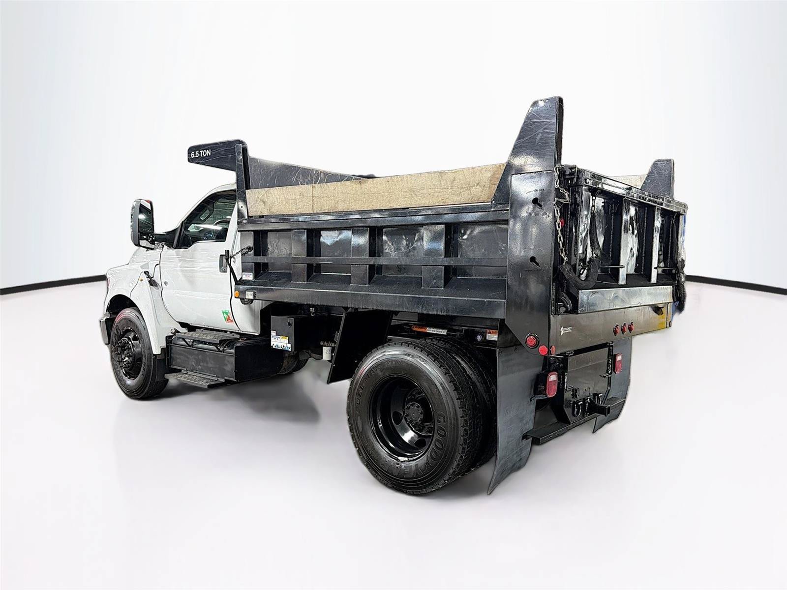 Used 2022 Ford F650 2WD Regular Cab Super Duty image 9