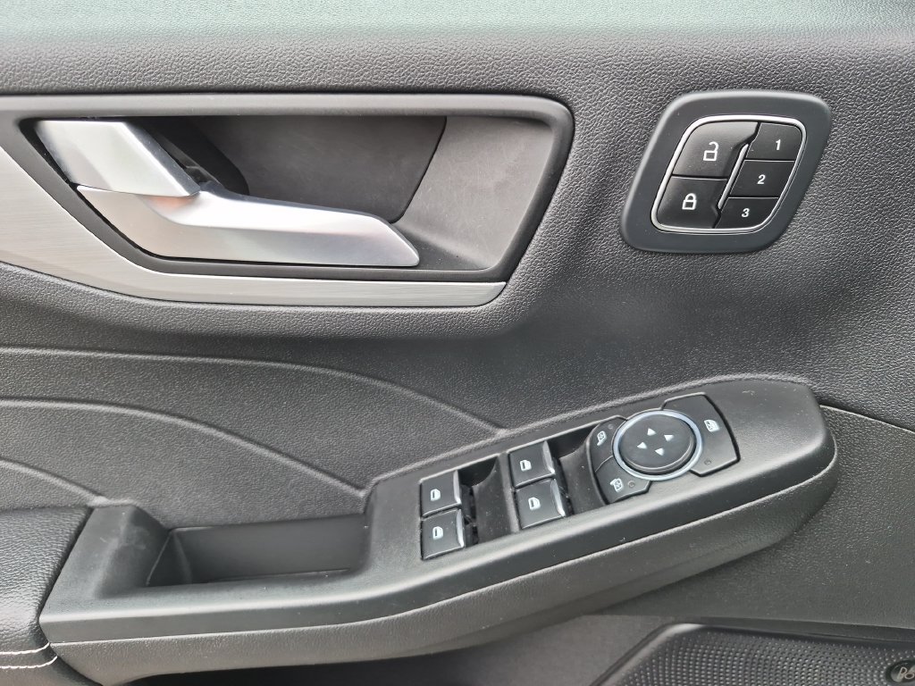 Certified 2023 Ford Escape SE w/ PHEV Premium Package FWD image 19
