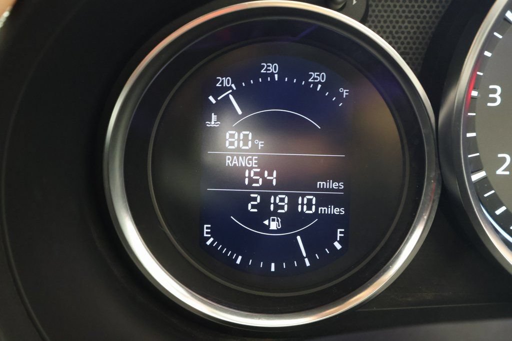 Used 2016 MAZDA MX-5 Miata Club RWD image 17
