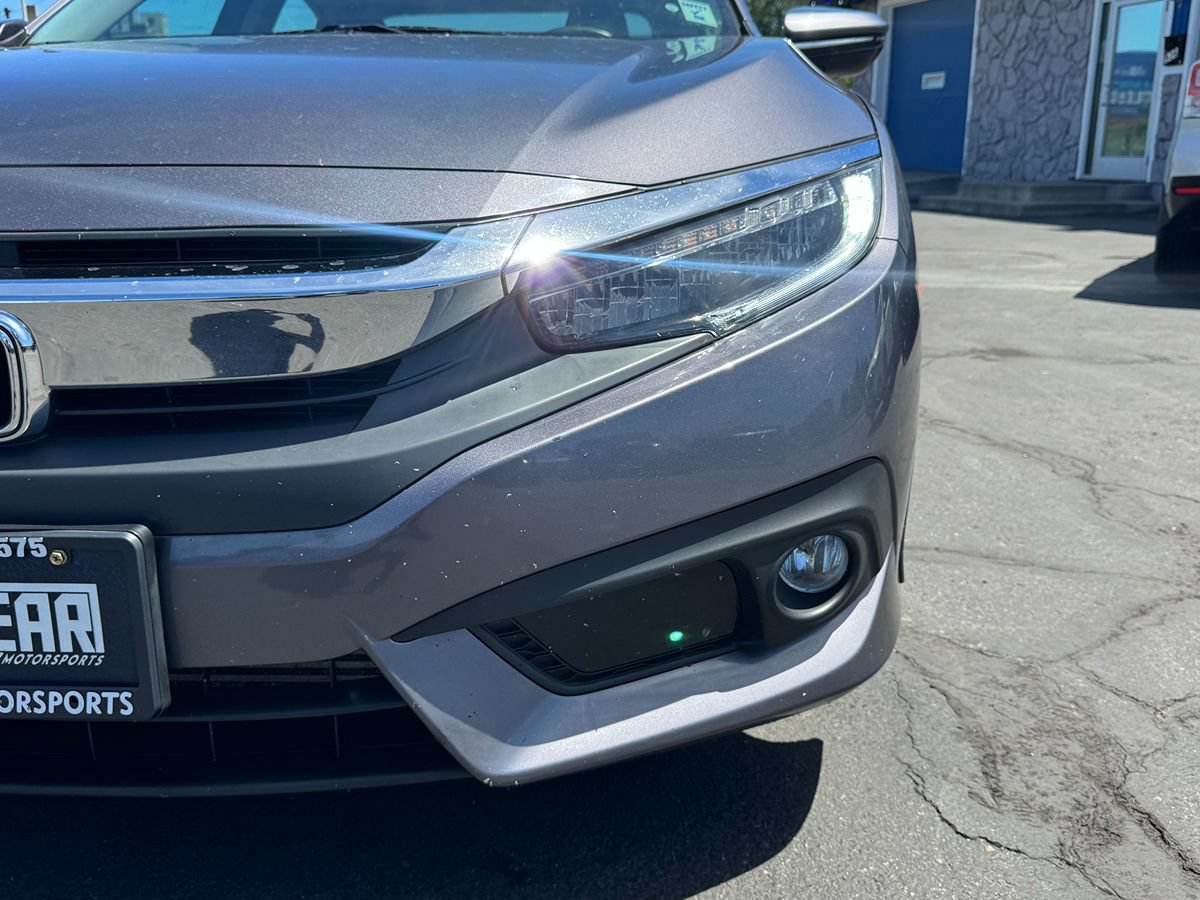 Used 2017 Honda Civic Touring image 3