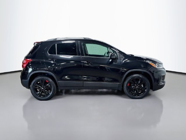 Used 2021 Chevrolet Trax LT w/ Redline Edition AWD/4WD image 6