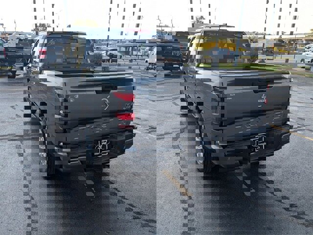 Used 2024 Nissan Frontier SV w/ SV Convenience Package image 5