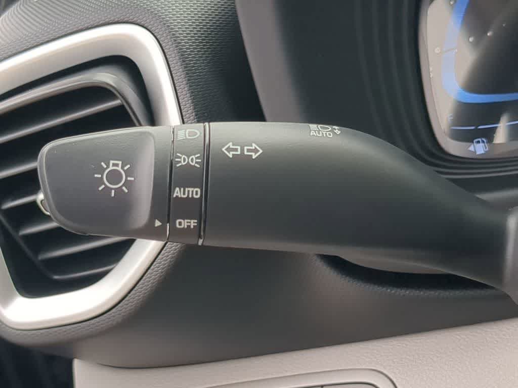 New 2026 Hyundai Venue SEL FWD image 28
