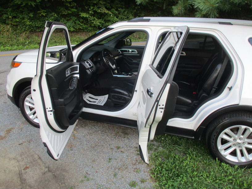 Used 2013 Ford Explorer XLT FWD image 11