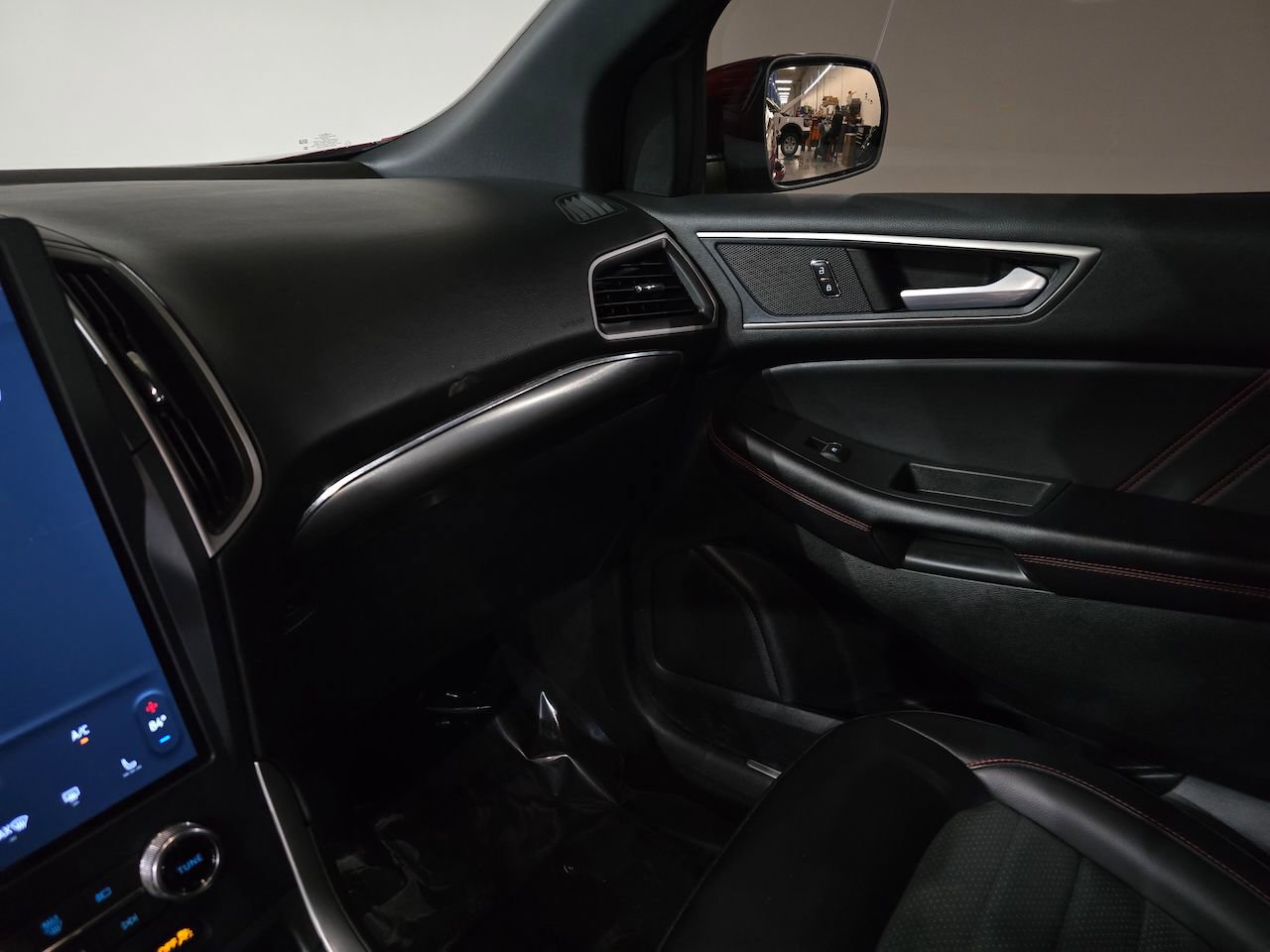 Used 2023 Ford Edge ST-Line image 32