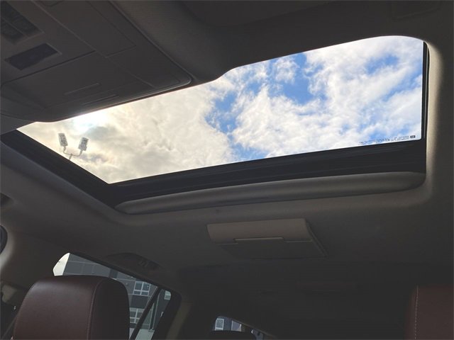 Used 2019 Chevrolet Suburban Premier image 19