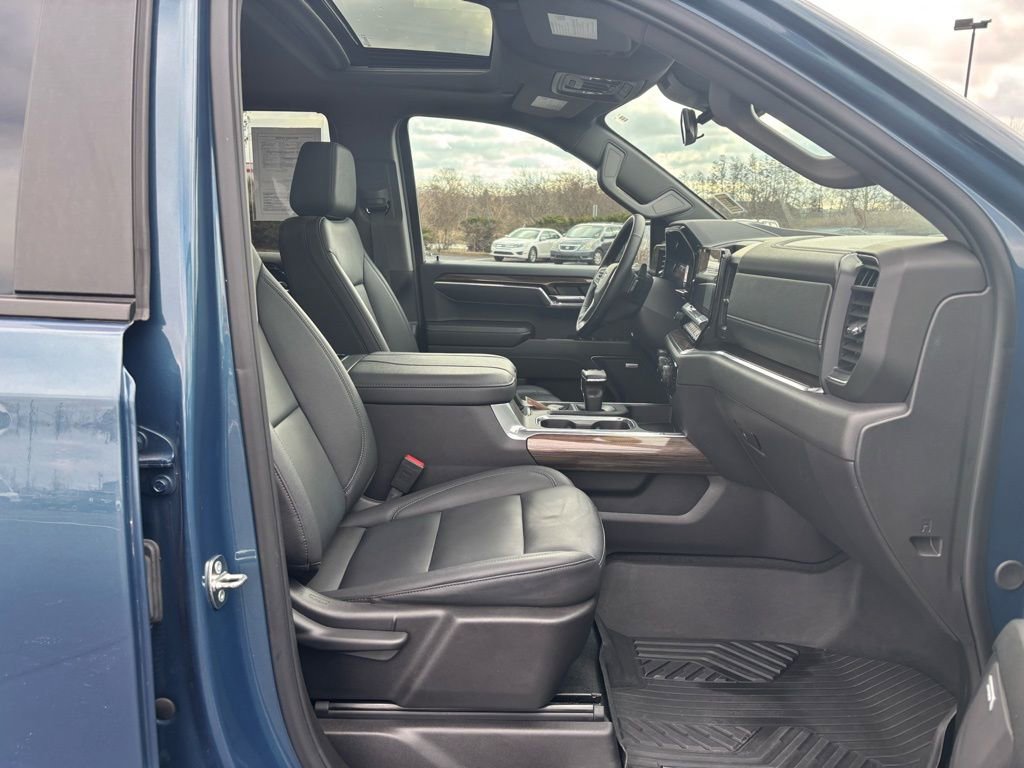 Used 2024 Chevrolet Silverado 1500 LT Trail Boss w/ Convenience Package II image 23