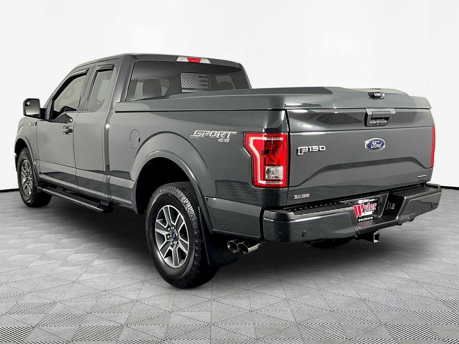 Used 2016 Ford F150 XLT w/ Equipment Group 302A Luxury AWD/4WD image 4
