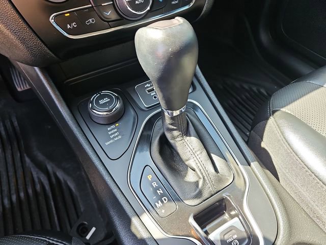 Used 2023 Jeep Cherokee Altitude Lux image 15