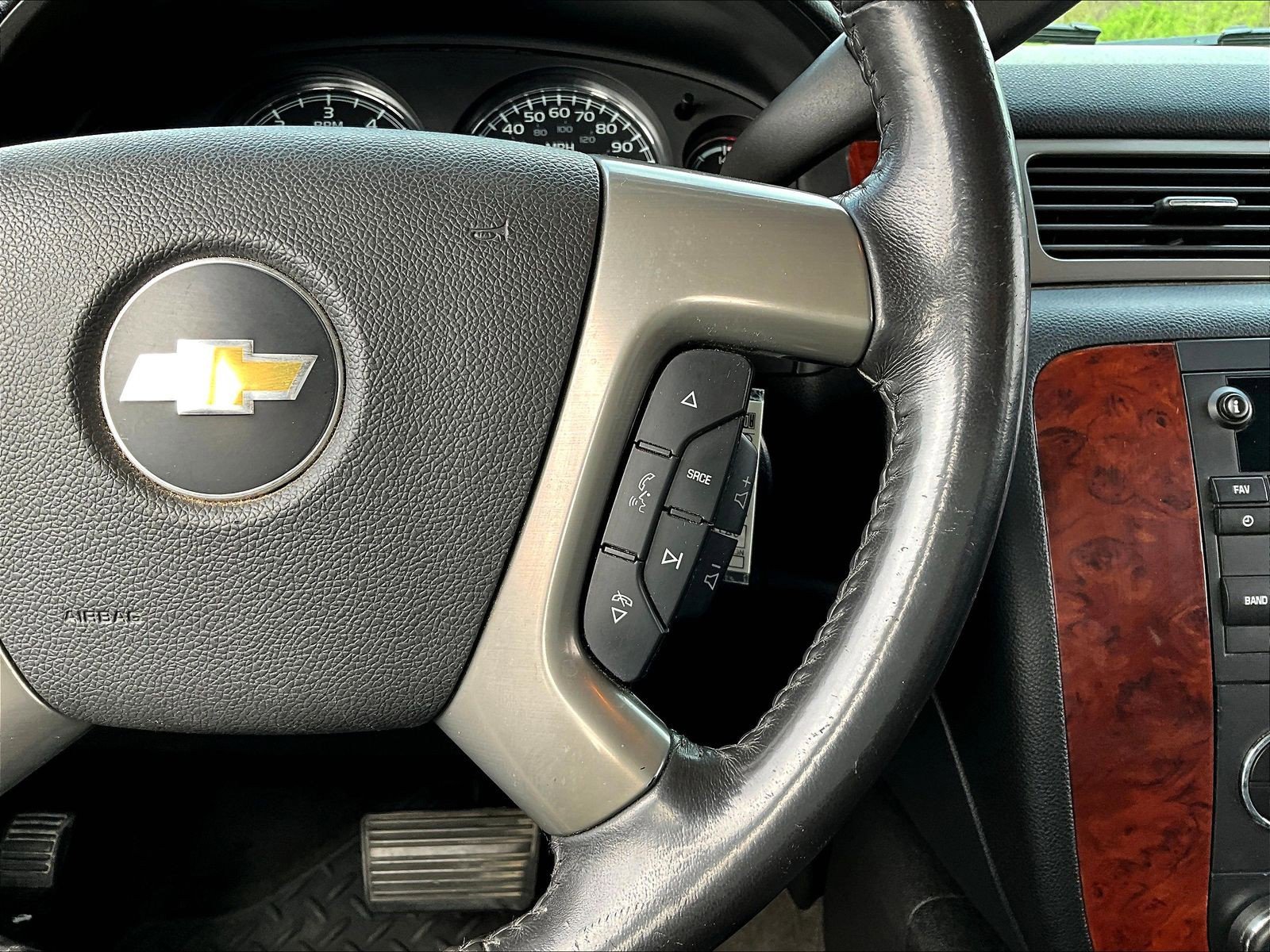 Used 2012 Chevrolet Tahoe LT AWD/4WD image 12