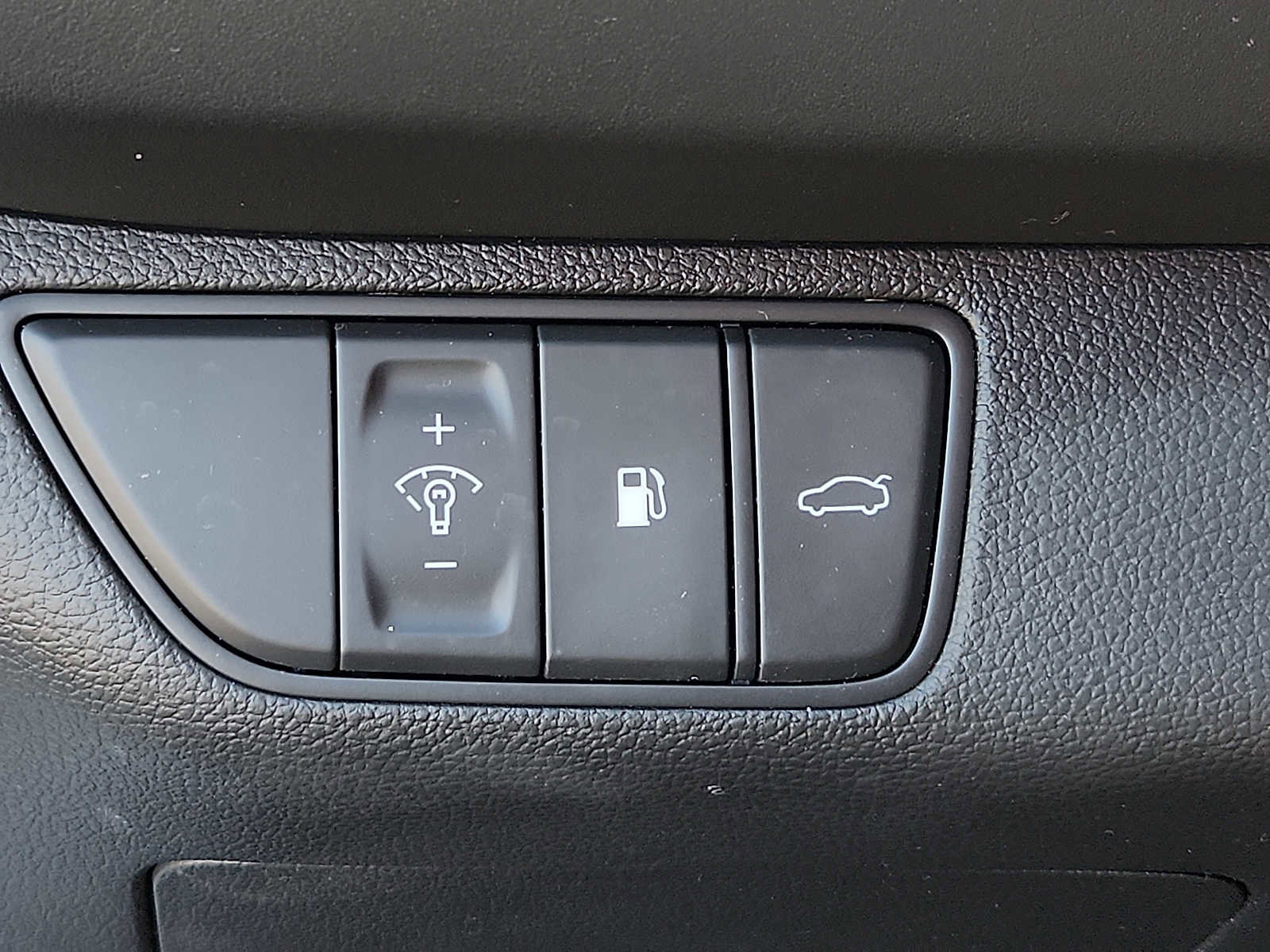 Used 2022 Genesis G70 3.3T w/ Sport Prestige Package image 26