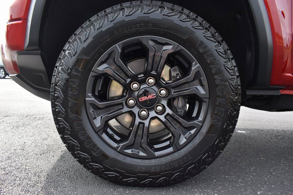 Certified 2025 GMC Canyon Elevation image 17