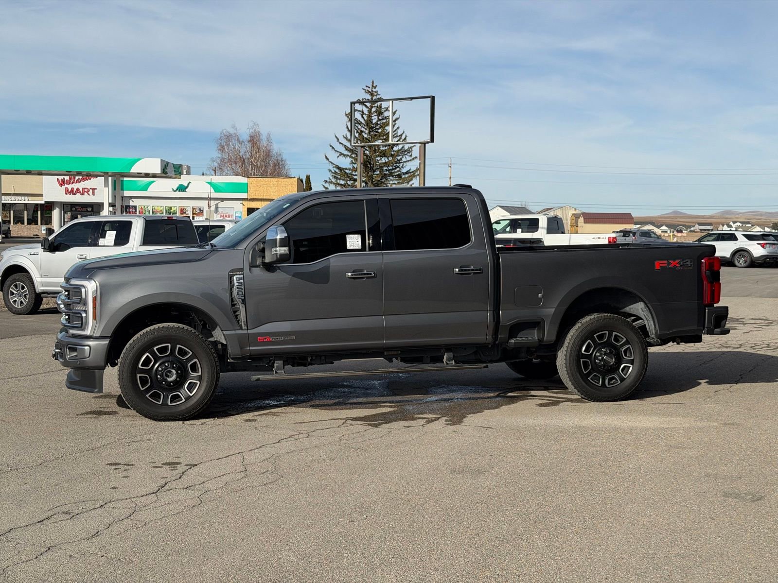 Used 2024 Ford F350 Platinum w/ FX4 Off-Road Package AWD/4WD image 10