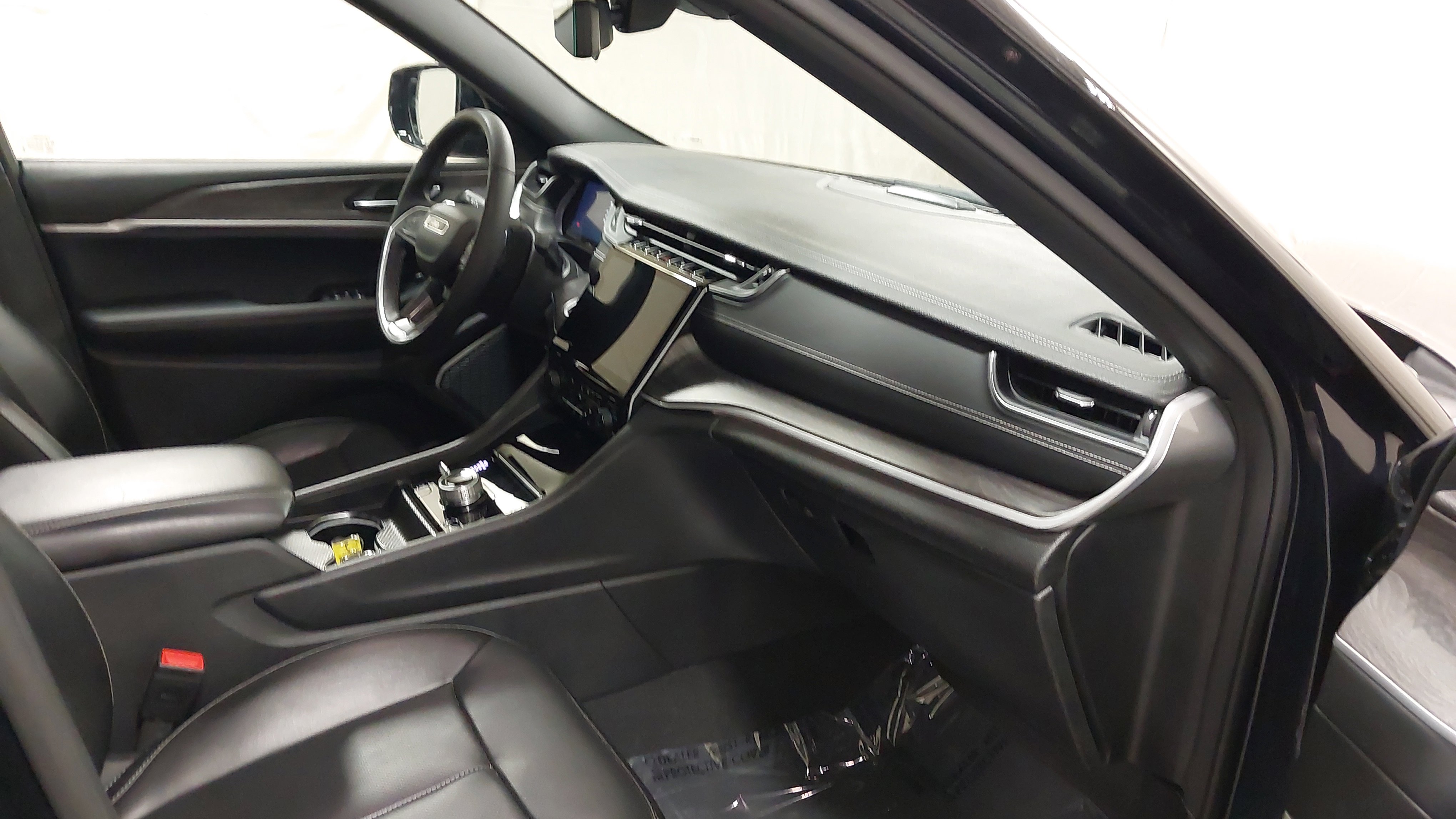 Used 2024 Jeep Grand Cherokee Limited 4xe image 29