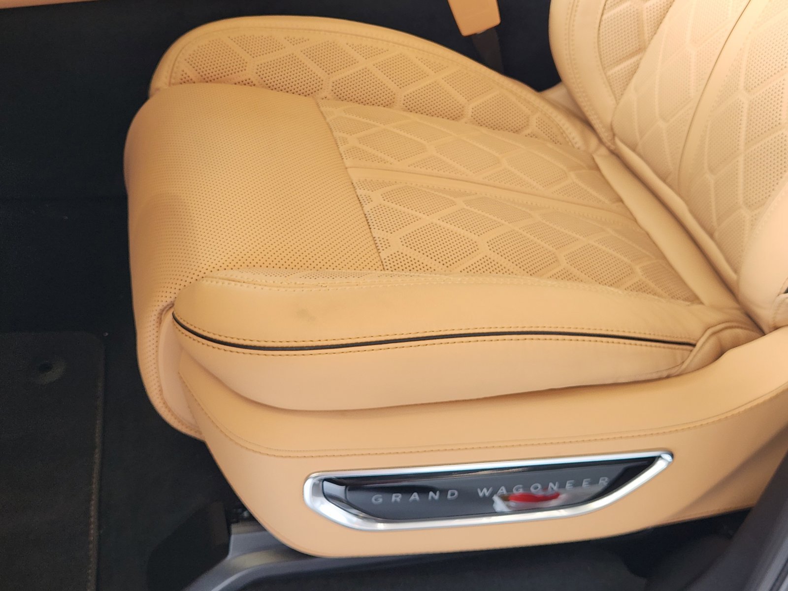 New 2026 Jeep Grand Wagoneer L Summit AWD/4WD image 19