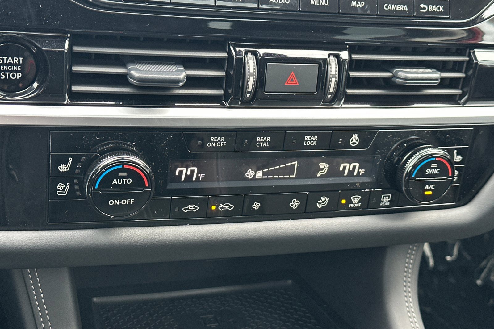 New 2025 Nissan Pathfinder Platinum w/ Black Appearance Package image 26