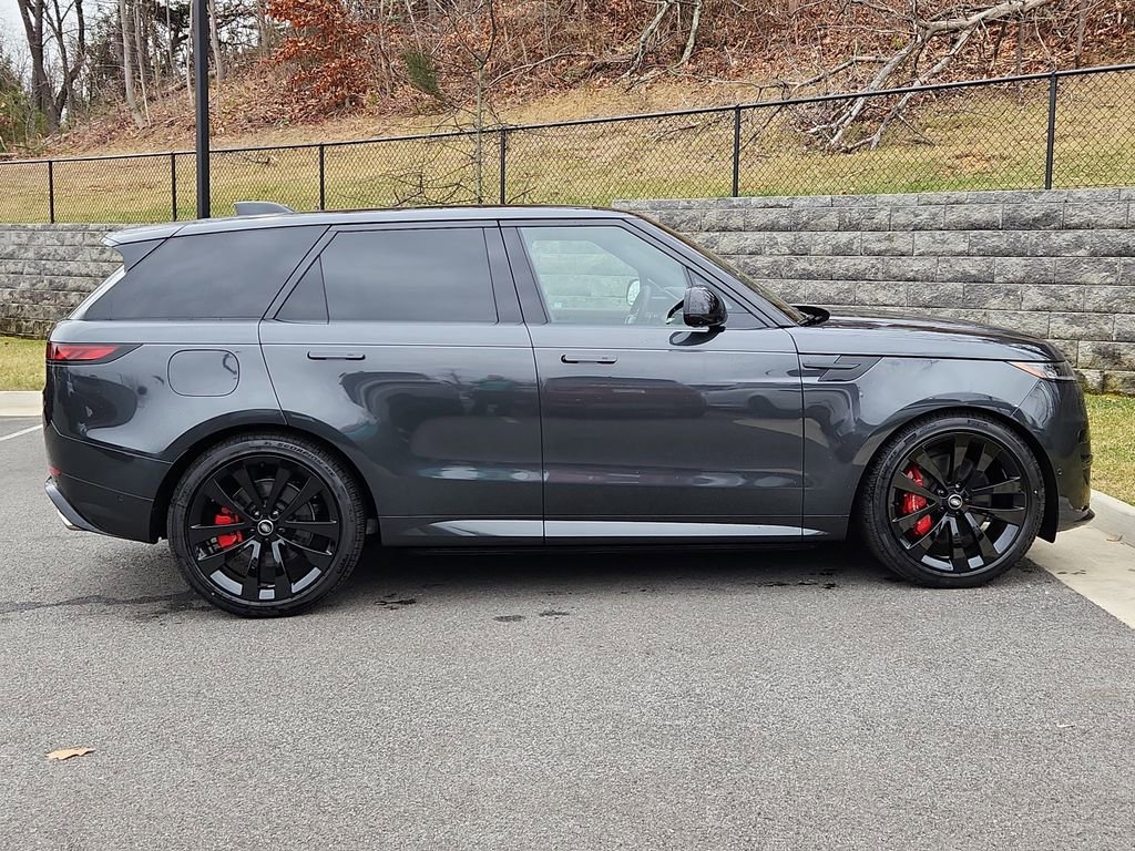 New 2025 Land Rover Range Rover Sport Dynamic SE image 11