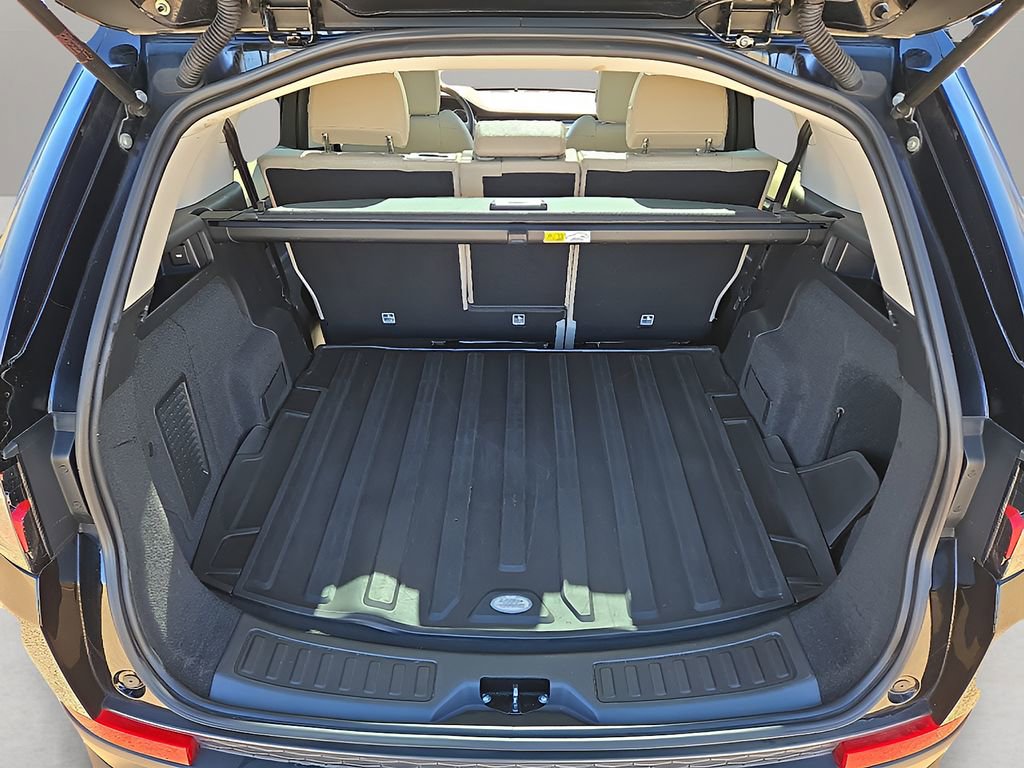 Used 2020 Land Rover Discovery Sport S image 25