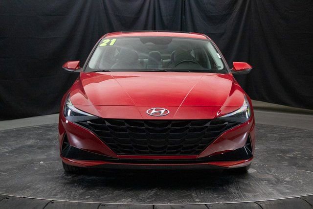 Used 2021 Hyundai Elantra Limited w/ Cargo Package image 4