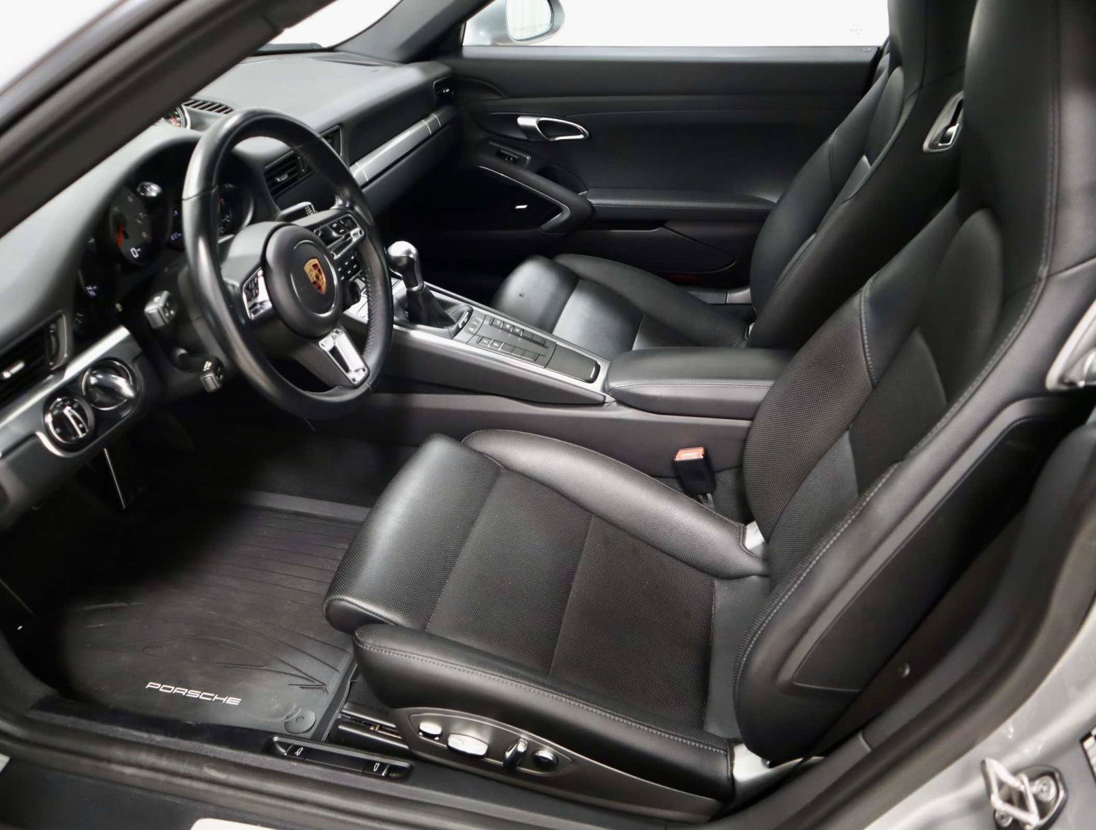 Used 2018 Porsche 911 Carrera S RWD image 15