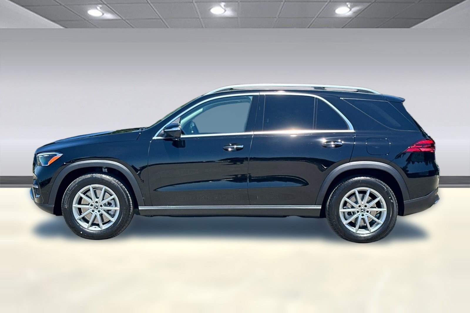 New 2026 Mercedes-Benz GLE 450e 4MATIC image 2