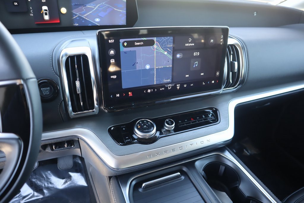 New 2025 Ford Expedition Platinum w/ Driver's Package image 5