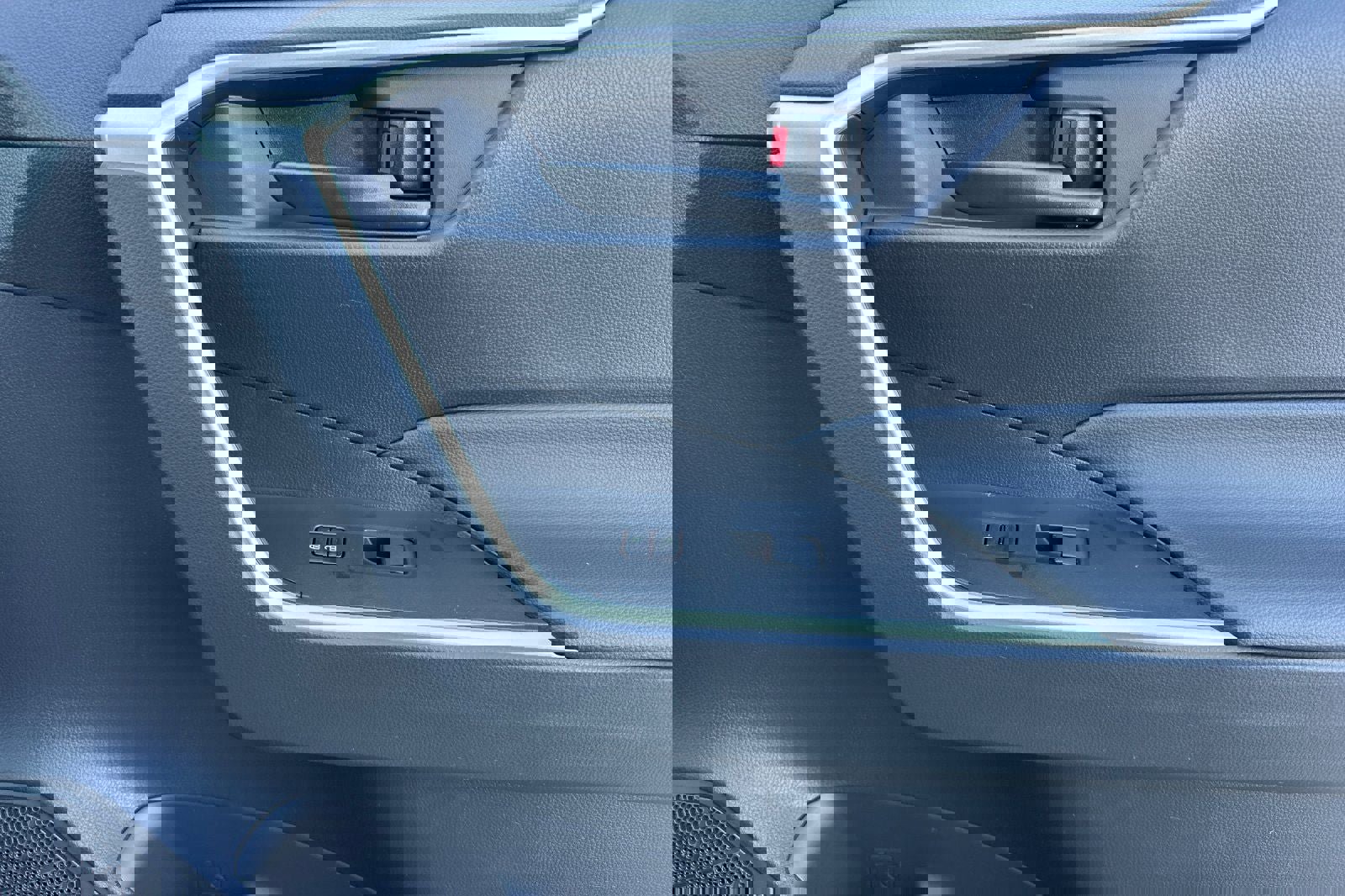 New 2025 Toyota RAV4 LE image 21