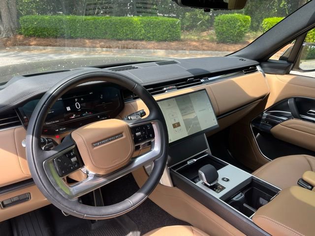 Certified 2026 Land Rover Range Rover Long Wheelbase SE AWD/4WD image 6
