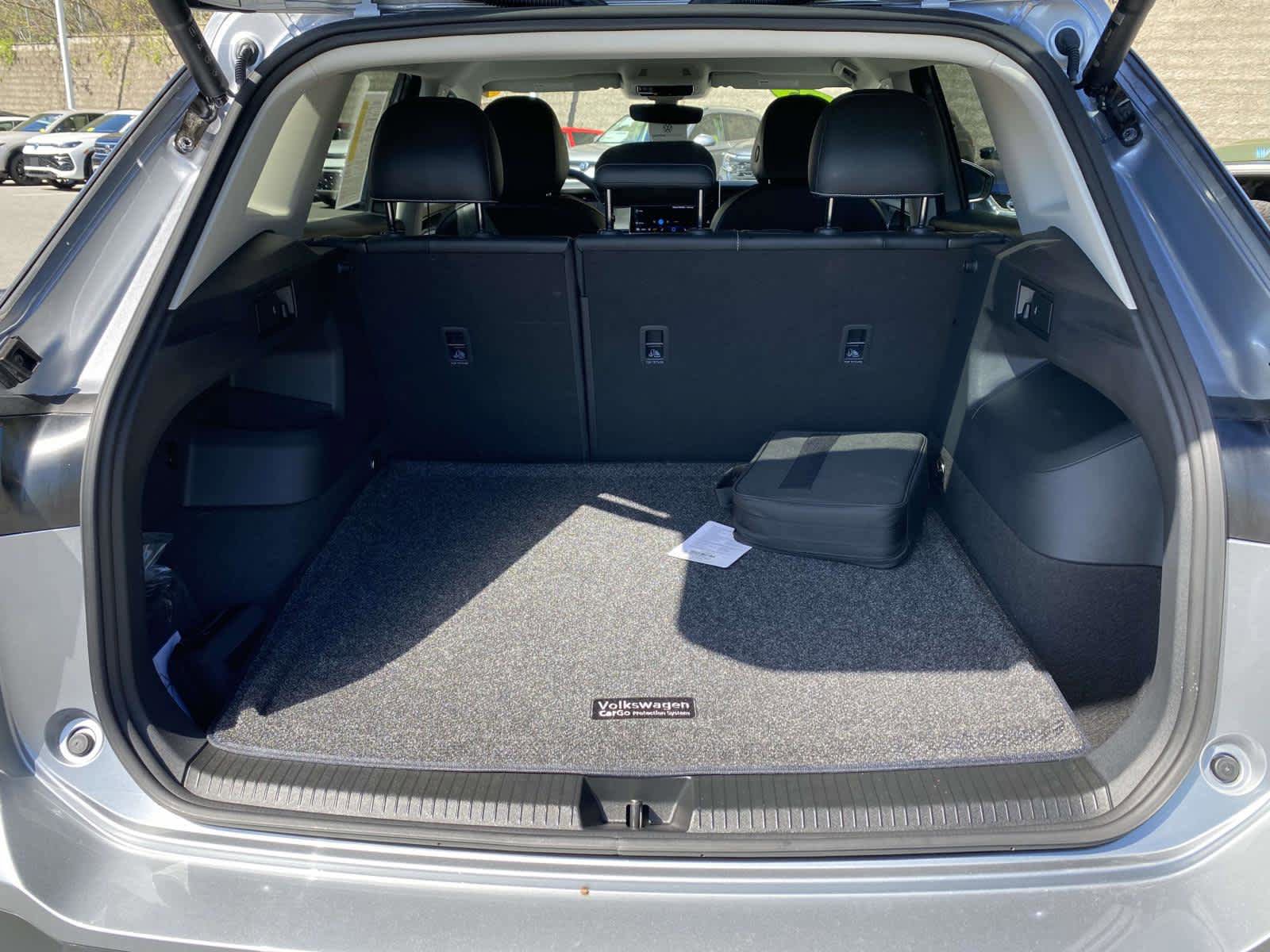 Certified 2025 Volkswagen Tiguan SE AWD/4WD image 27