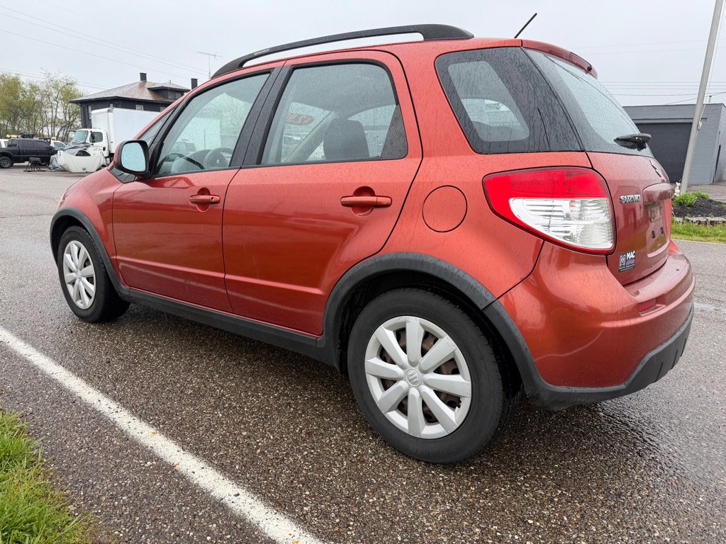 Used 2010 Suzuki SX4 AWD Hatchback image 7