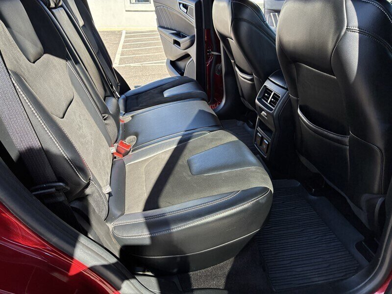 Used 2019 Ford Edge ST w/ Equipment Group 401A AWD/4WD image 10