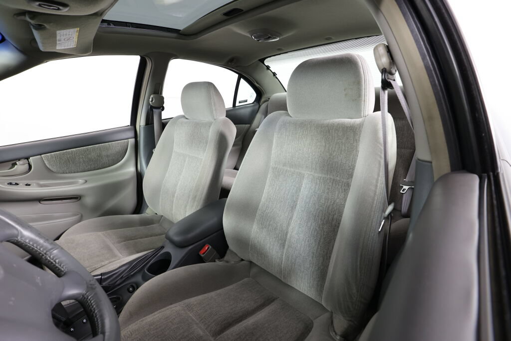 Used 2002 Oldsmobile Alero GL w/ Sun & Sound Pkg FWD image 11