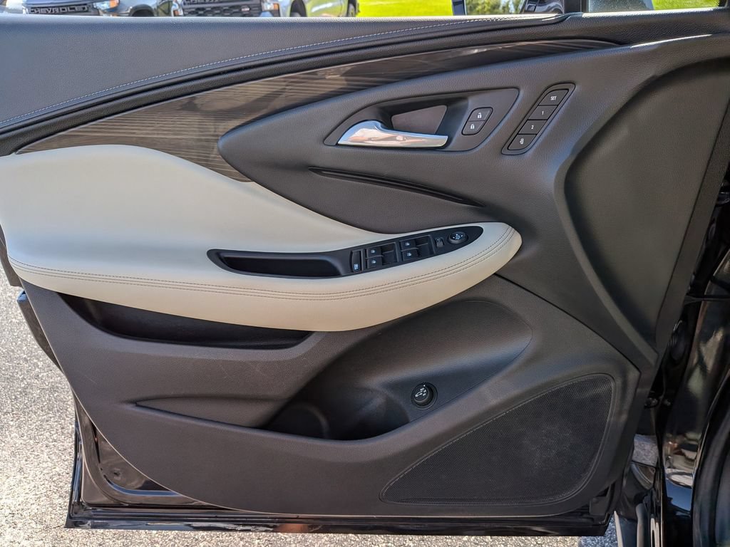 Used 2020 Buick Envision Essence FWD image 31