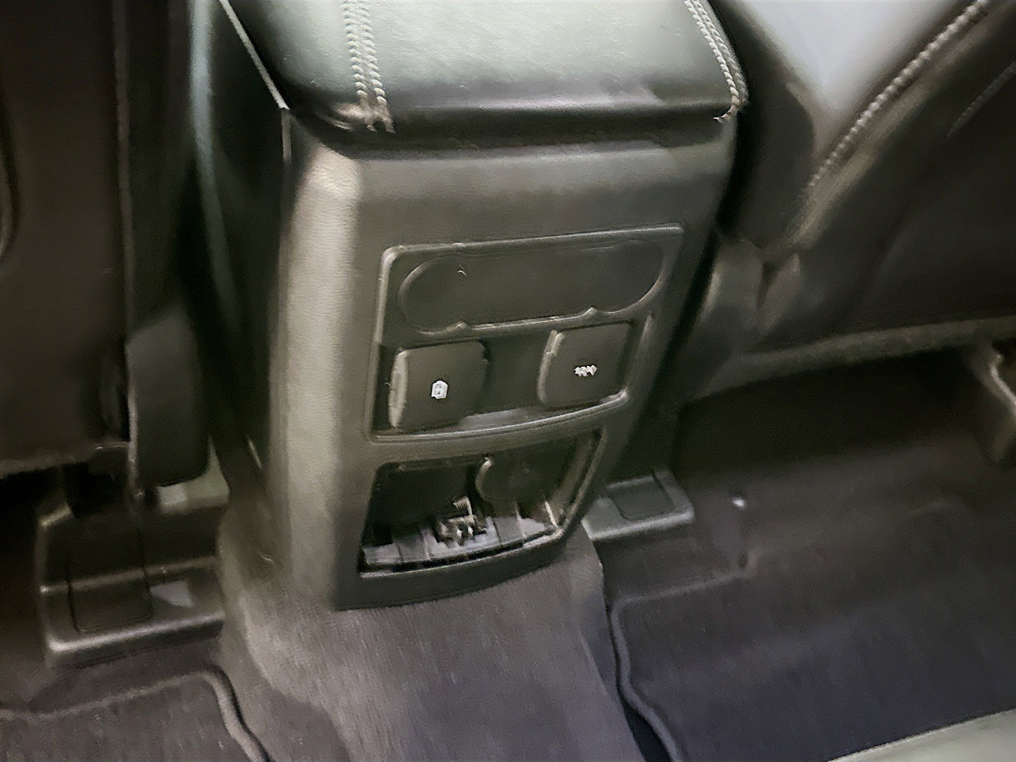 Used 2023 Ford Explorer XLT w/ Equipment Group 202A image 27