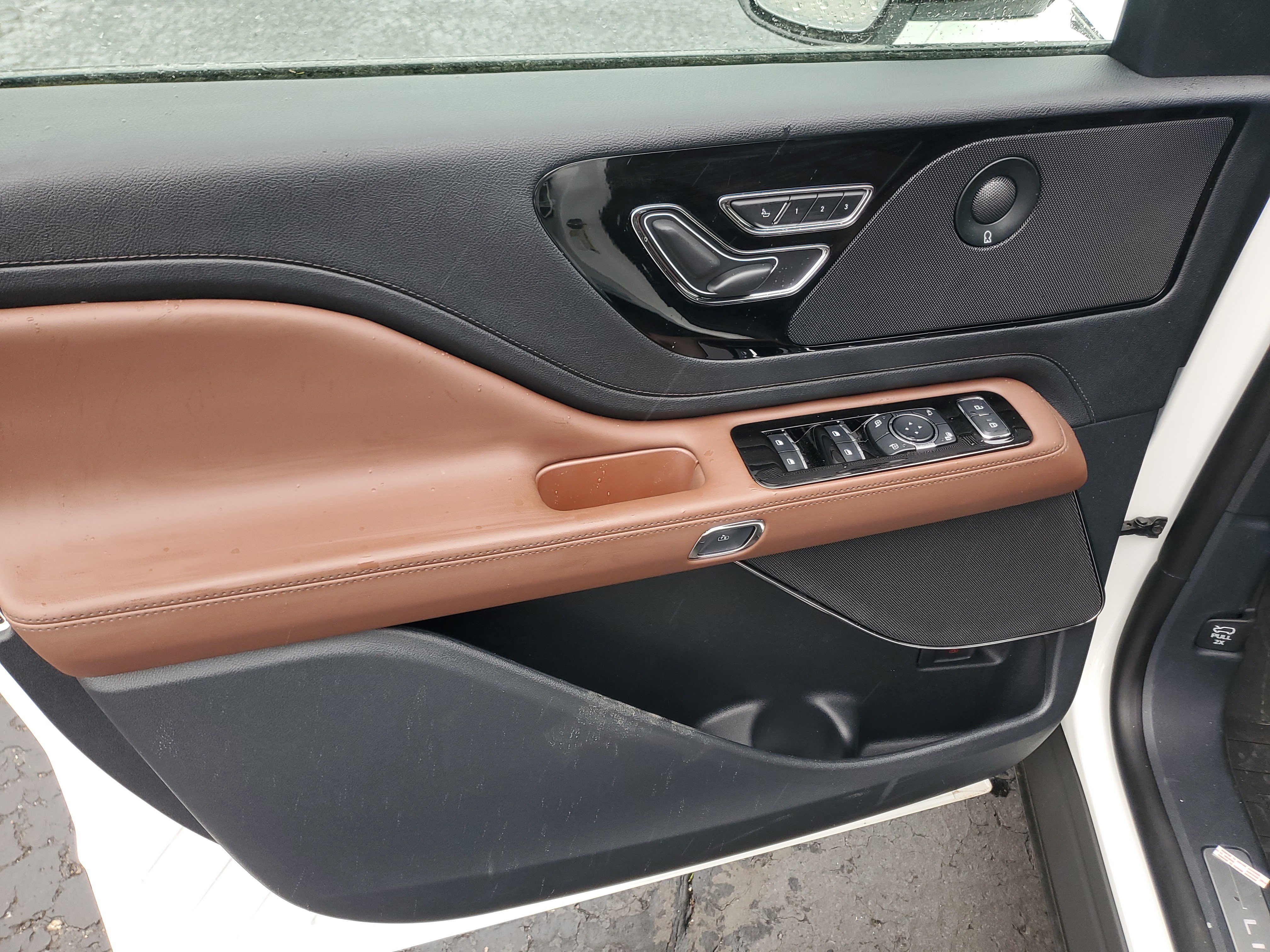 New 2026 Lincoln Aviator Reserve w/ Jet Appearance Package AWD/4WD image 7