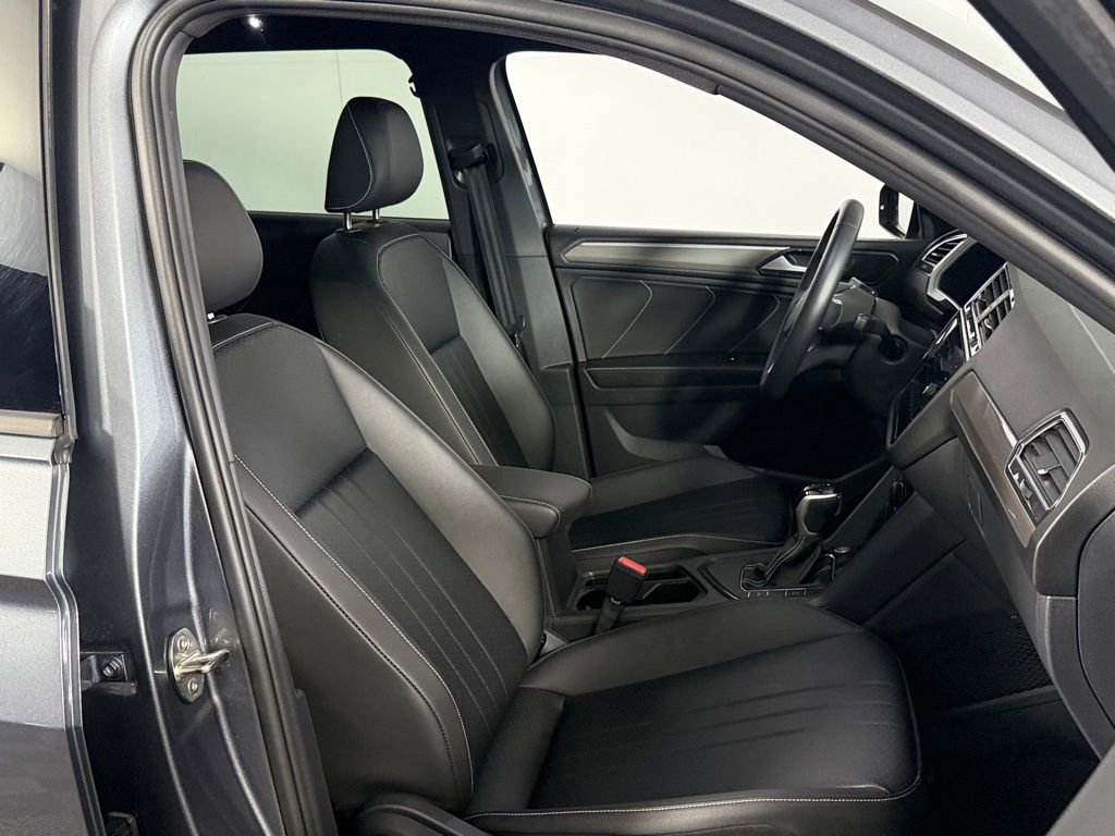 Used 2023 Volkswagen Tiguan SE R-Line FWD image 26