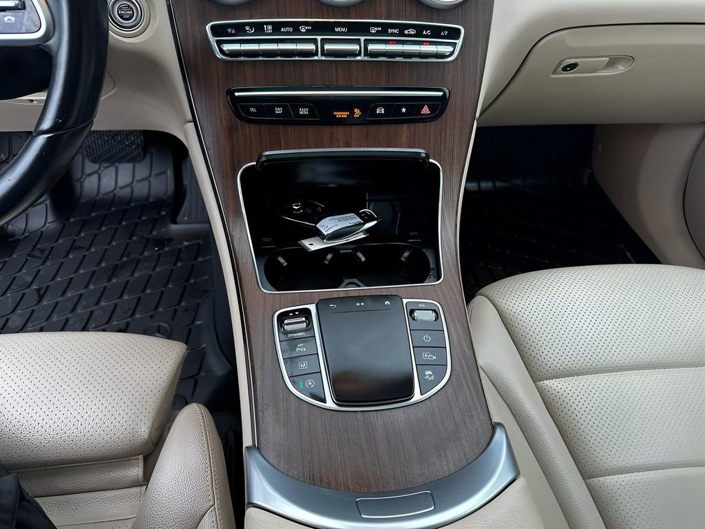 Used 2022 Mercedes-Benz GLC 300 4MATIC image 13