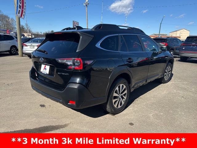 Used 2023 Subaru Outback Premium image 3