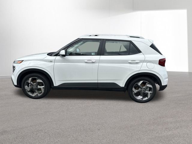 Used 2025 Hyundai Venue SEL image 14