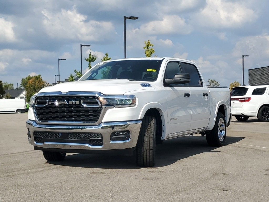 New 2025 RAM 1500 4x4 Crew Cab image 4