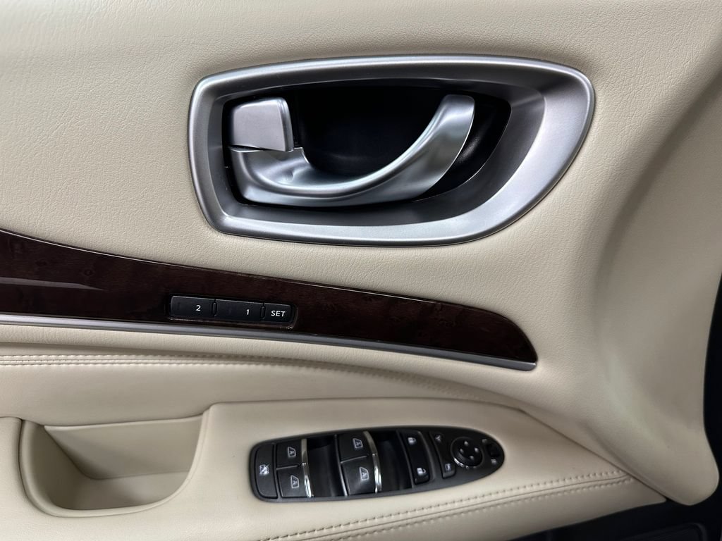Used 2018 INFINITI QX60 Luxe w/ Deluxe Technology Package AWD/4WD image 18