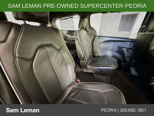 Used 2025 Chrysler Pacifica Limited image 29