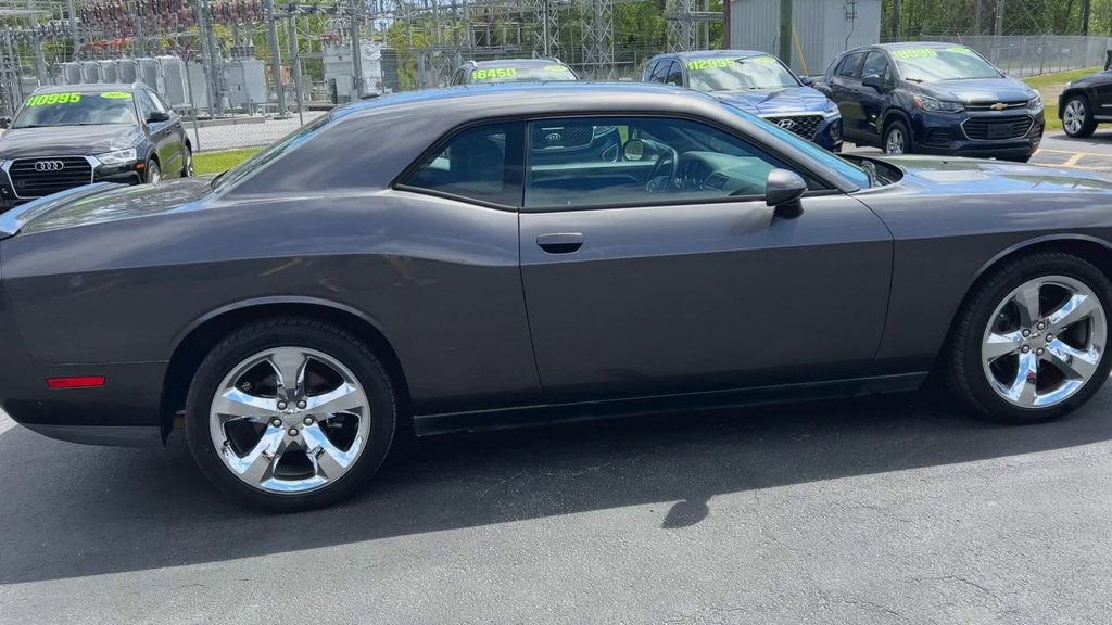 Used 2014 Dodge Challenger SXT Plus RWD image 9