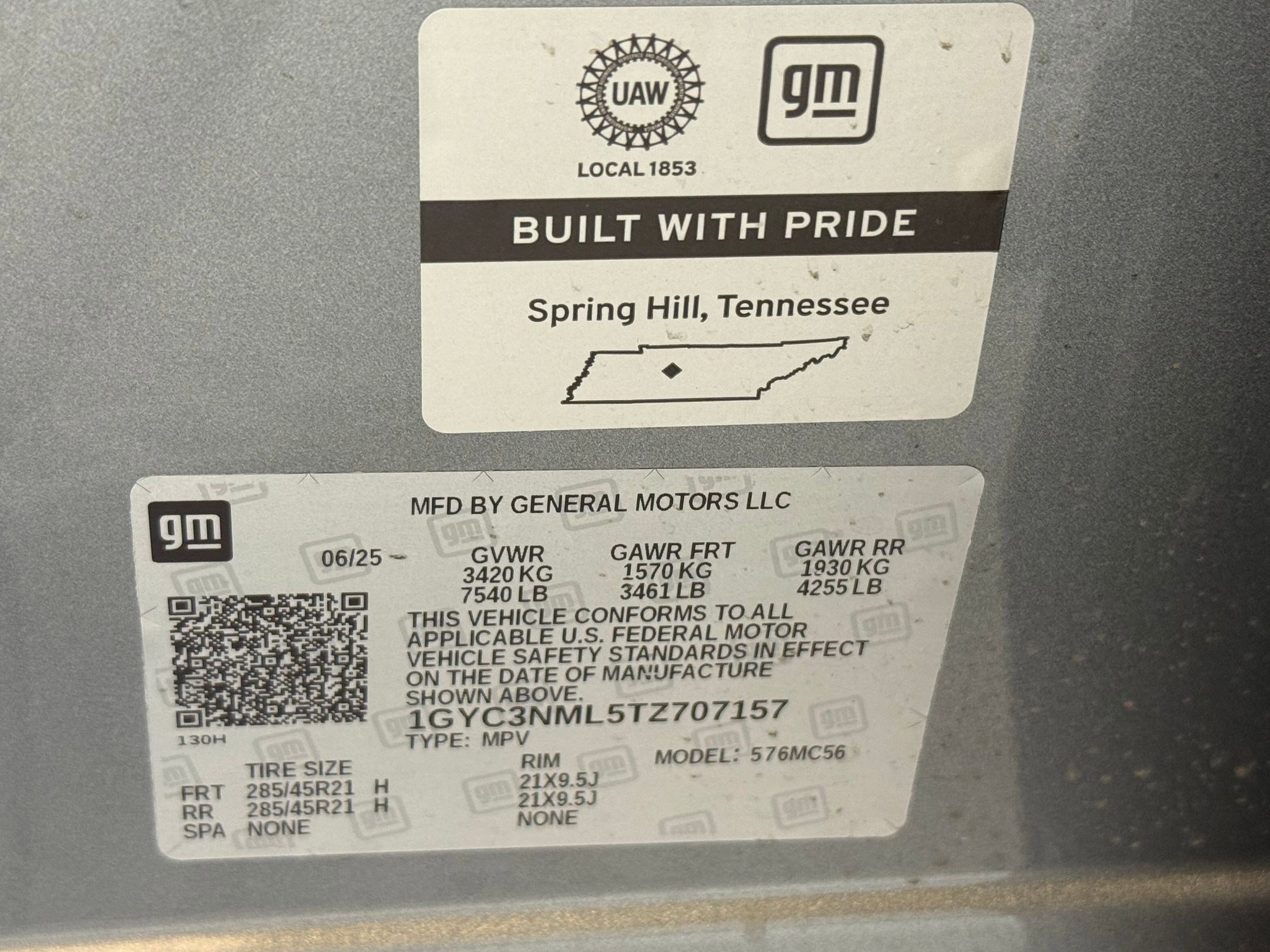 New 2026 Cadillac Vistiq Sport w/ LPO, Floor Liner Package image 19