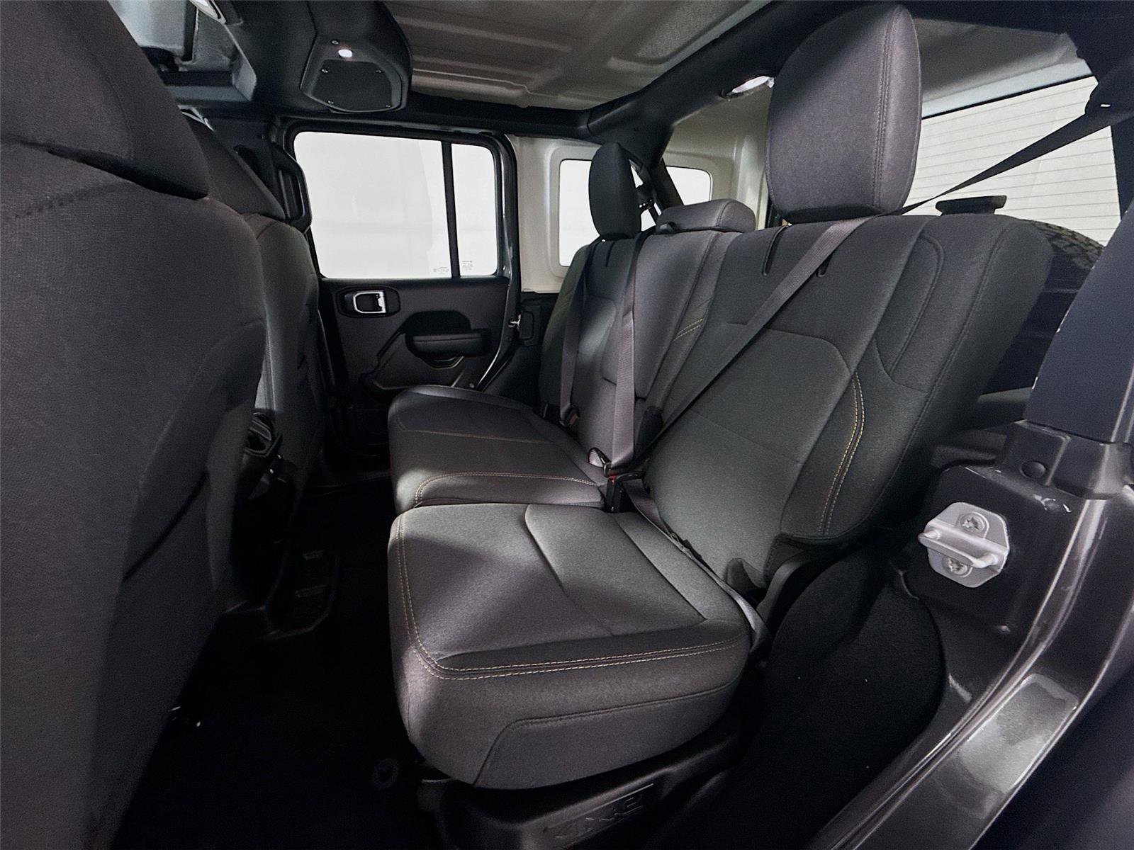 Used 2024 Jeep Wrangler Willys image 16